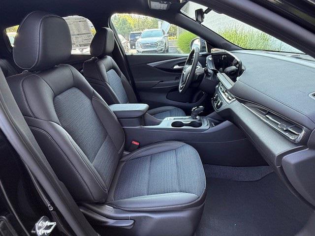 new 2025 Buick Envista car, priced at $25,943