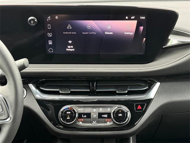 new 2025 Buick Envista car, priced at $29,440