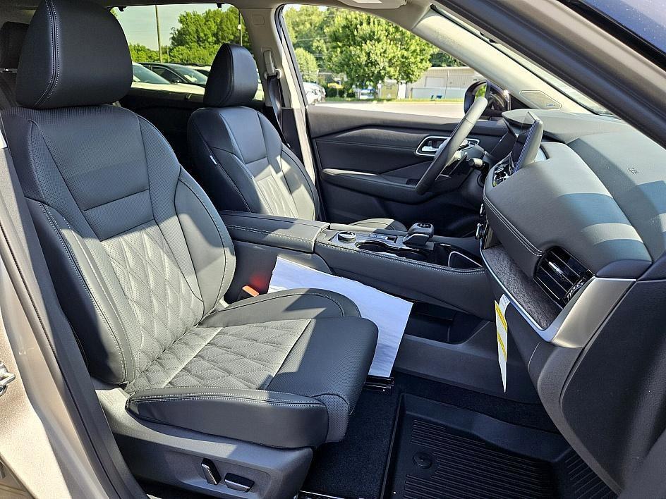 new 2025 Nissan Rogue car, priced at $40,200