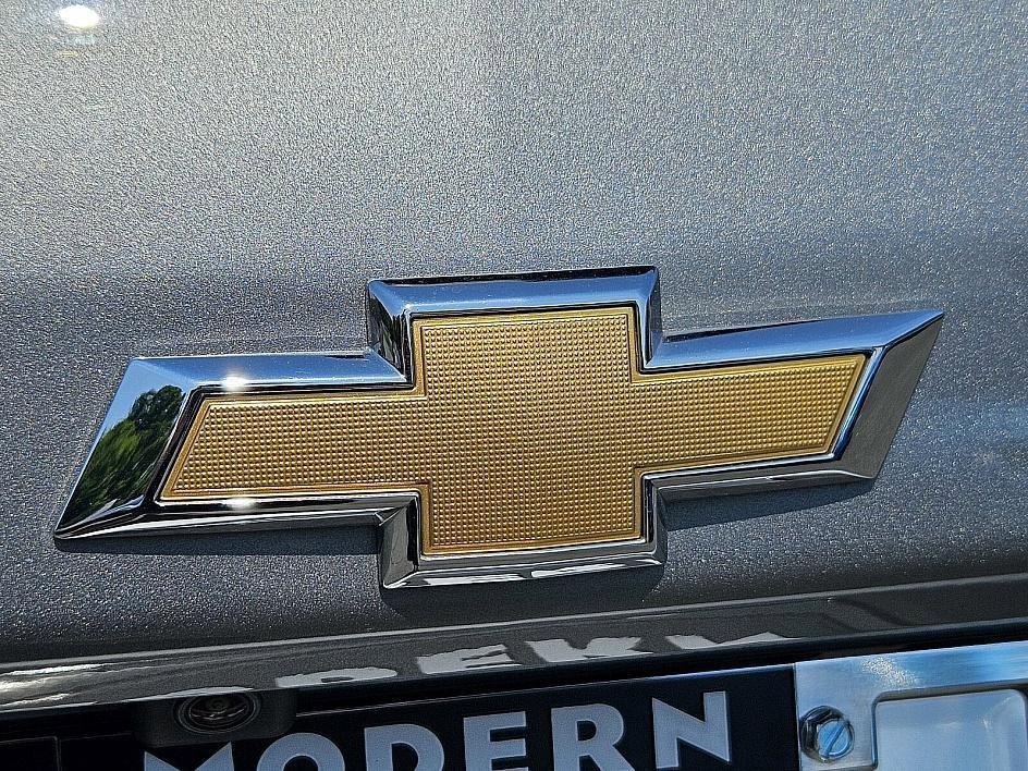 used 2024 Chevrolet Equinox car, priced at $22,678