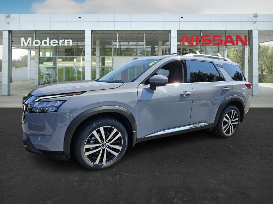new 2025 Nissan Pathfinder car, priced at $46,801