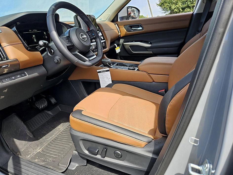 new 2025 Nissan Pathfinder car, priced at $41,656