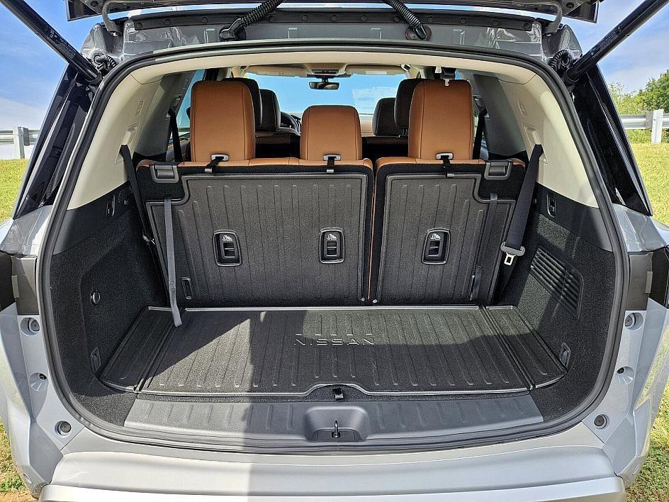 new 2025 Nissan Pathfinder car, priced at $41,656