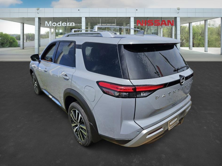 new 2025 Nissan Pathfinder car, priced at $41,656