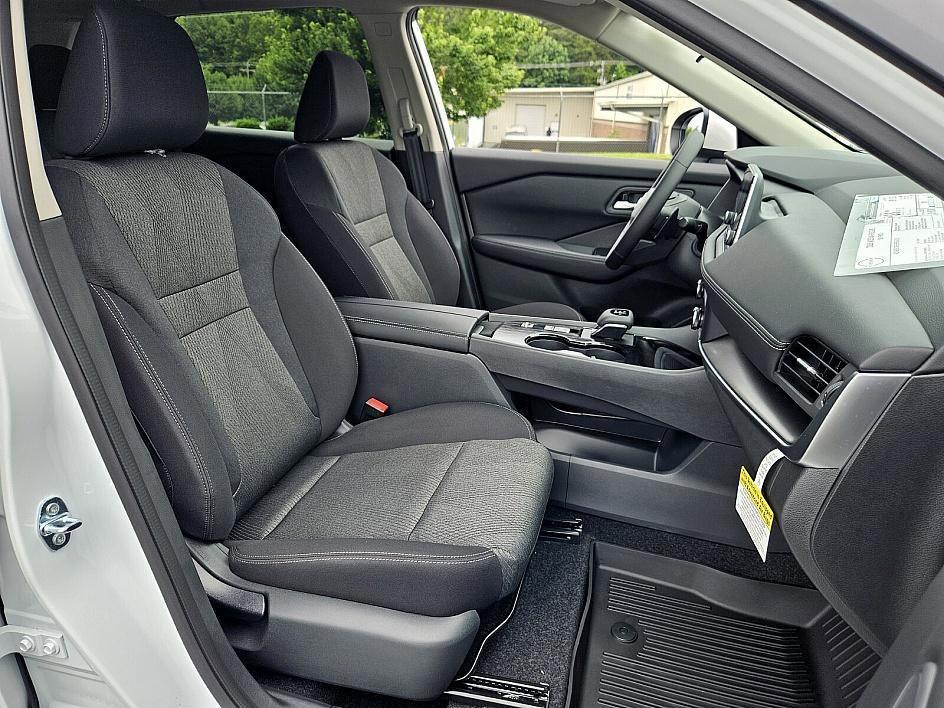 new 2025 Nissan Rogue car, priced at $29,889