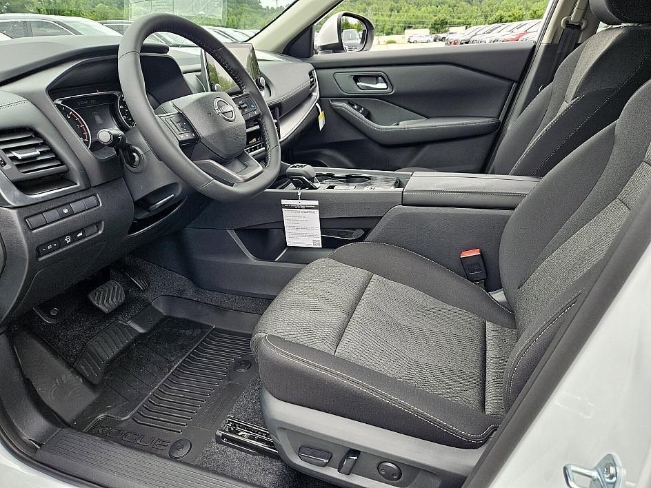 new 2025 Nissan Rogue car, priced at $29,889