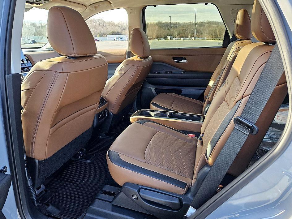 new 2025 Nissan Pathfinder car, priced at $48,740