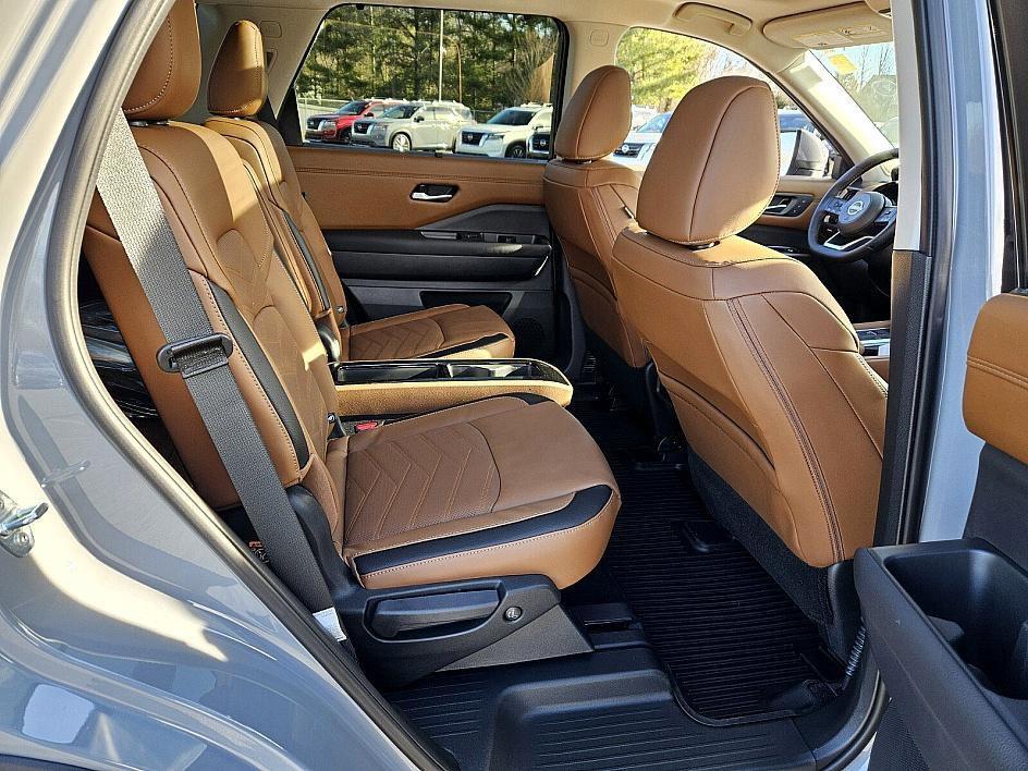 new 2025 Nissan Pathfinder car, priced at $48,740