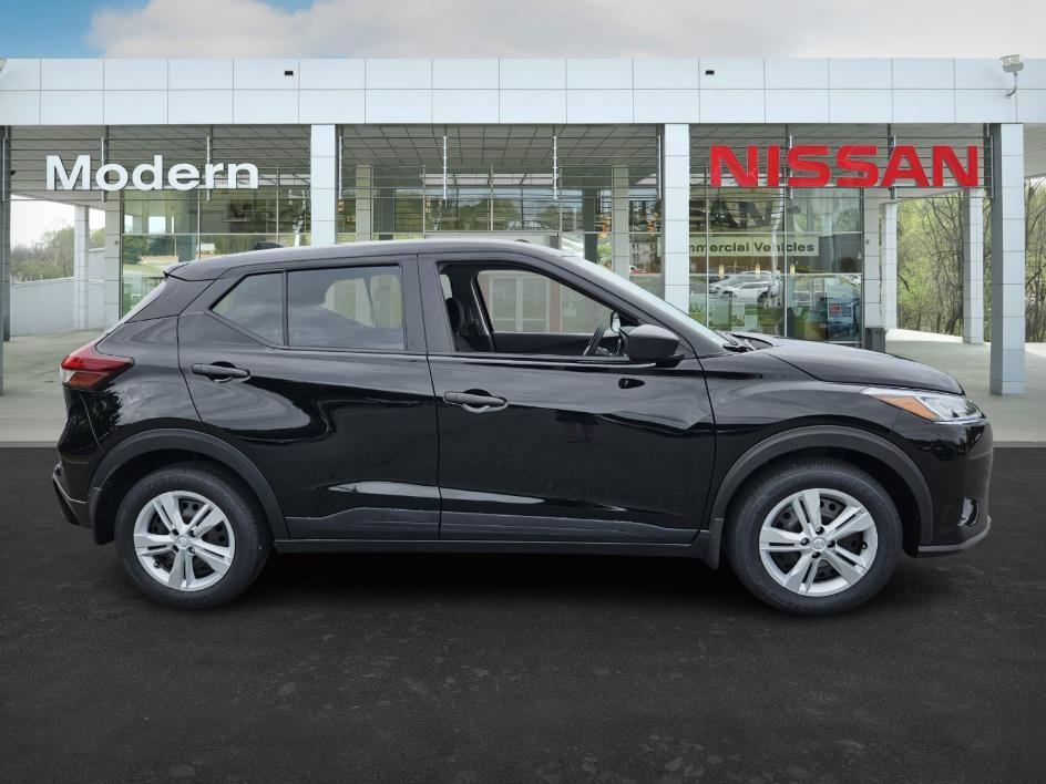 new 2025 Nissan Kicks Play car, priced at $22,035