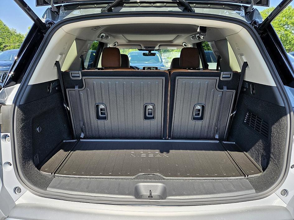 new 2025 Nissan Pathfinder car, priced at $47,207