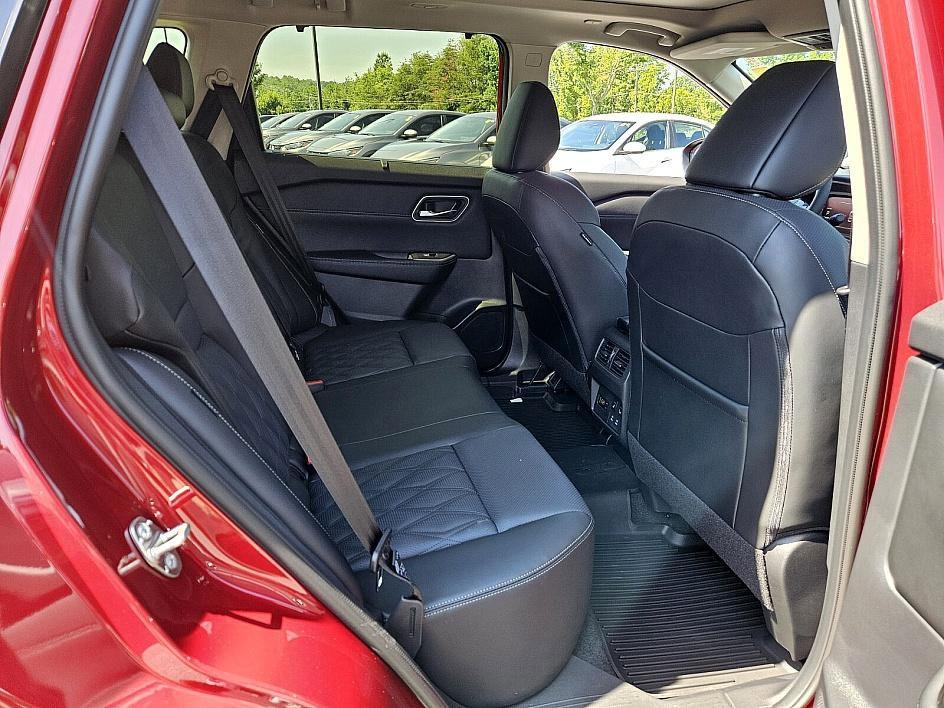 new 2025 Nissan Rogue car, priced at $39,766