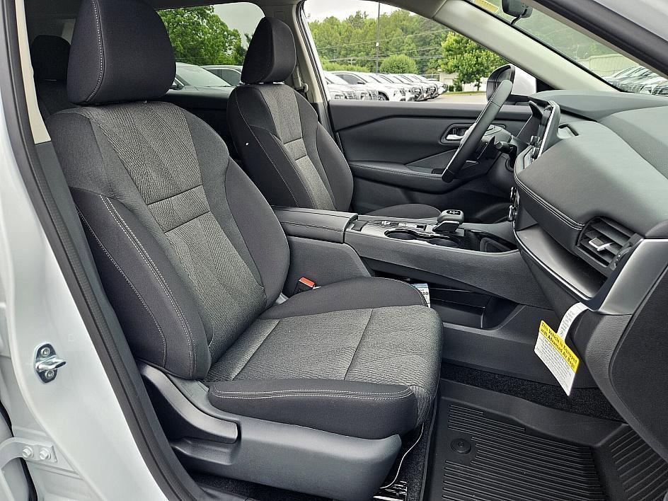 new 2025 Nissan Rogue car, priced at $29,889