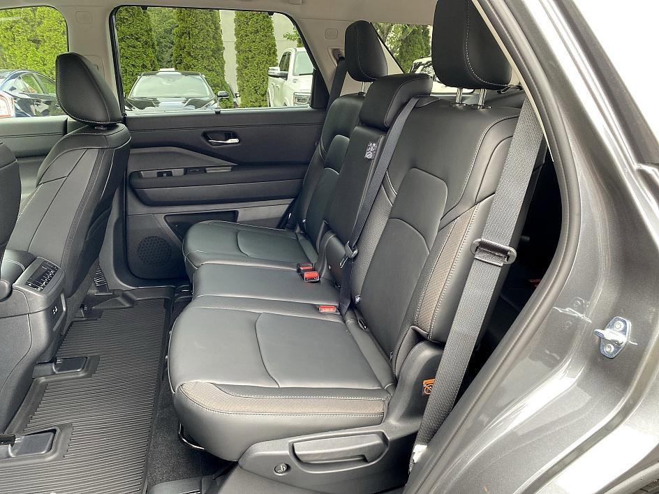 new 2025 Nissan Pathfinder car, priced at $35,667