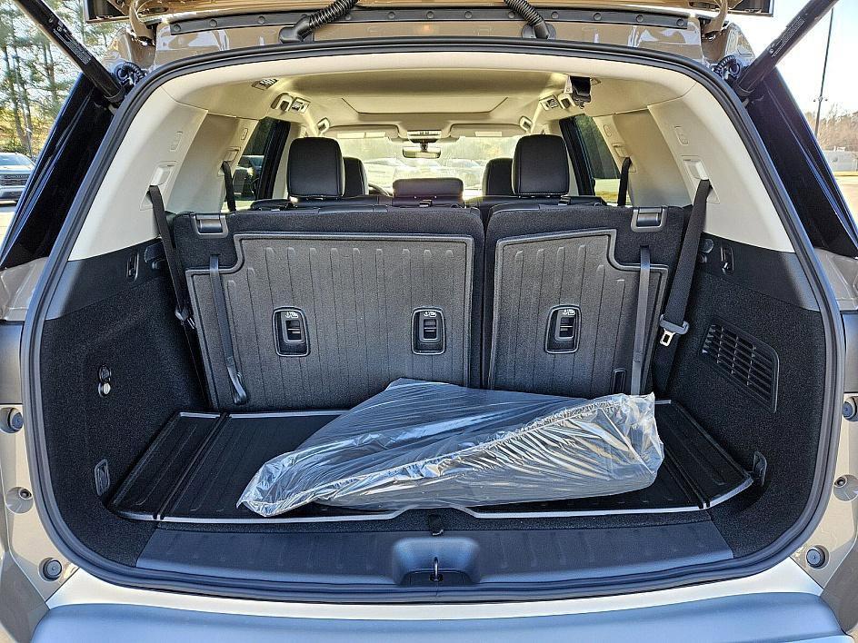 new 2025 Nissan Pathfinder car, priced at $48,280