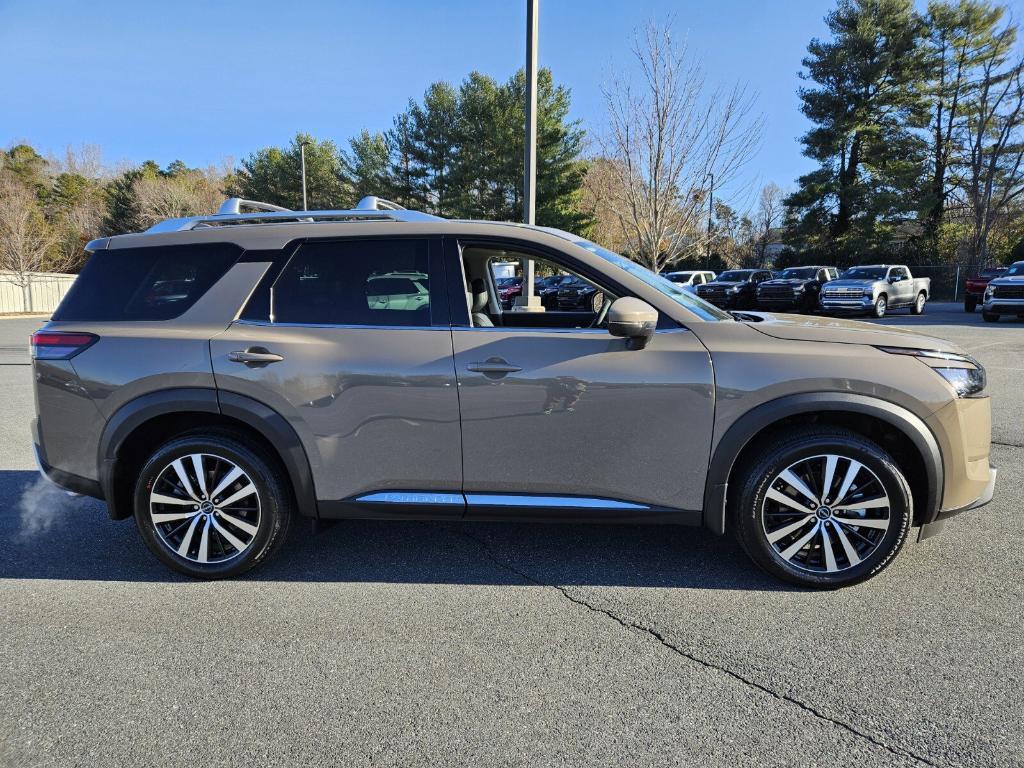 new 2025 Nissan Pathfinder car, priced at $51,280