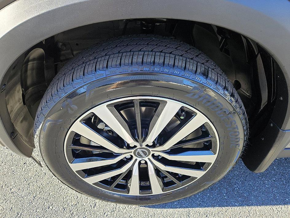 new 2025 Nissan Pathfinder car, priced at $48,280