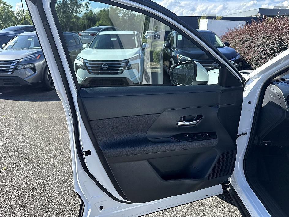 new 2025 Nissan Kicks car, priced at $24,311