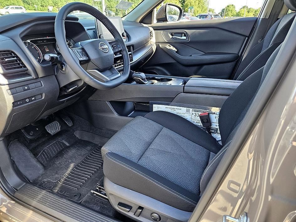 used 2025 Nissan Rogue car, priced at $29,887
