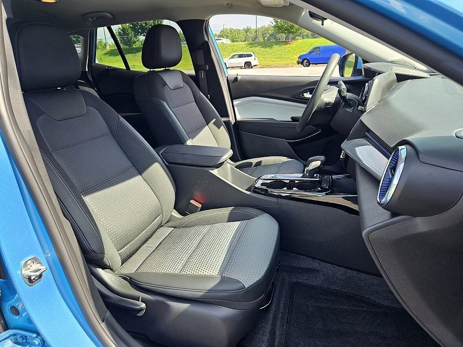 used 2025 Chevrolet Trax car, priced at $22,666