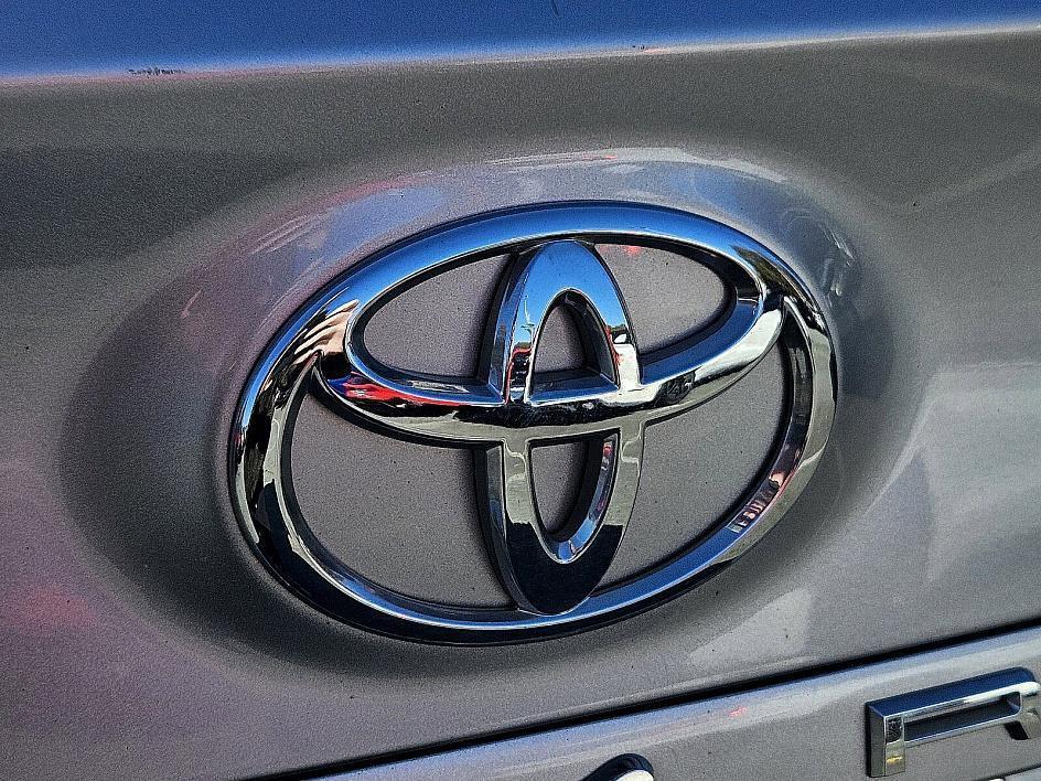 used 2018 Toyota Camry car, priced at $16,777