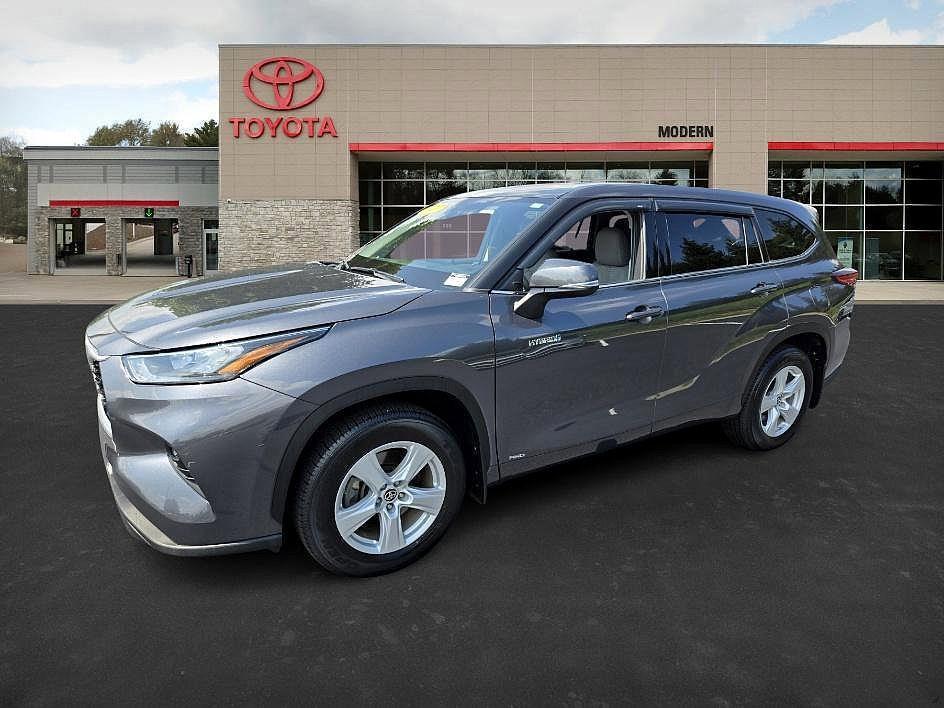 used 2020 Toyota Highlander Hybrid car, priced at $34,999