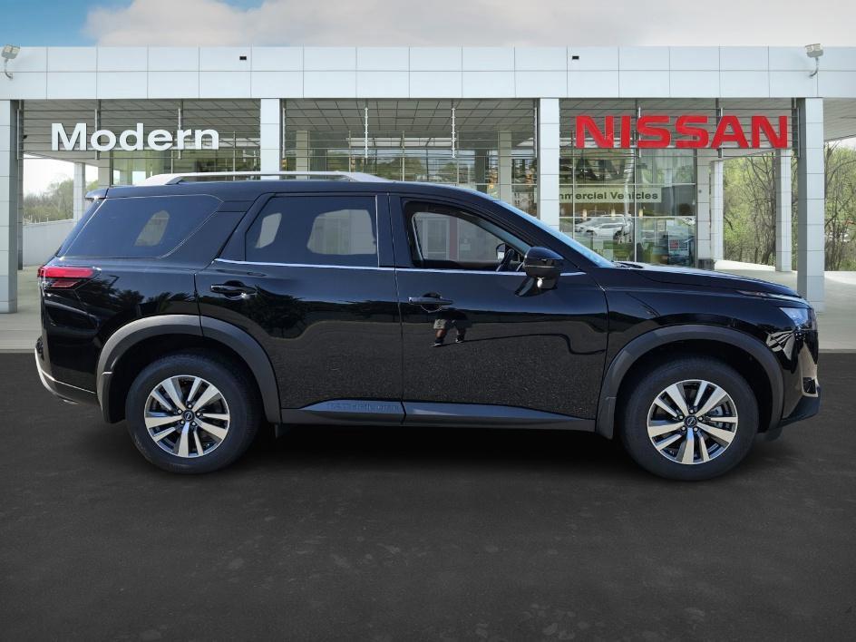 new 2025 Nissan Pathfinder car, priced at $41,227