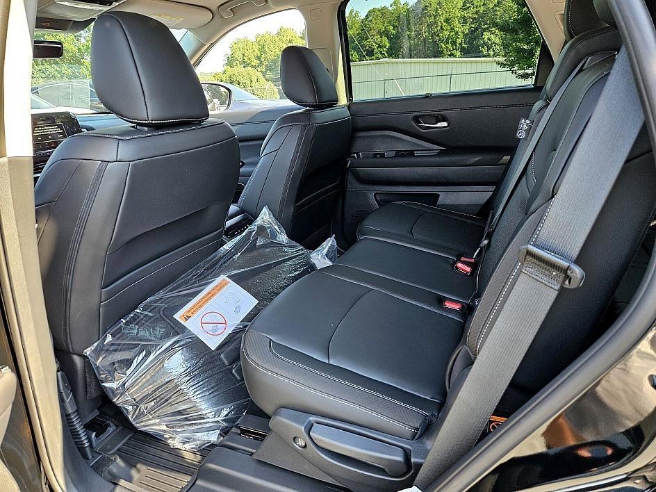 new 2025 Nissan Pathfinder car, priced at $41,227
