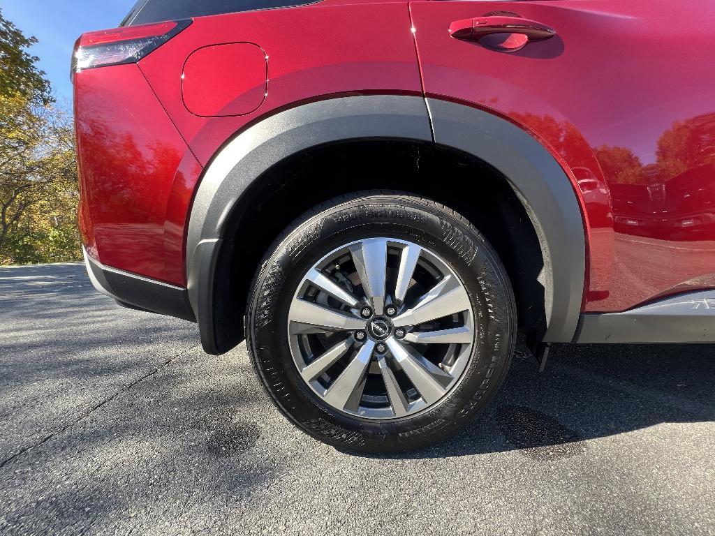 used 2025 Nissan Pathfinder car, priced at $37,098