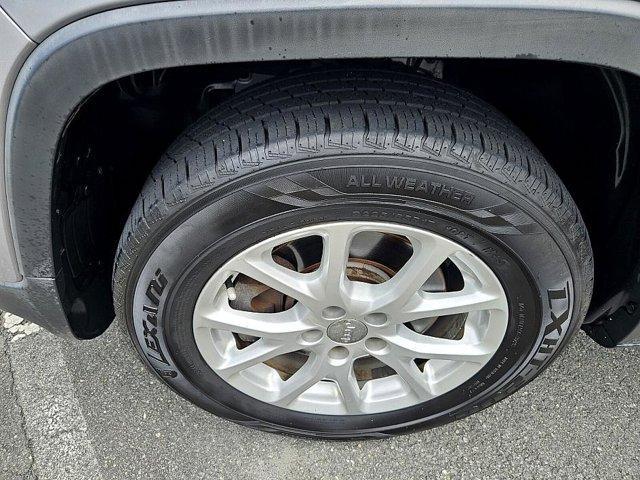 used 2014 Jeep Cherokee car, priced at $8,199