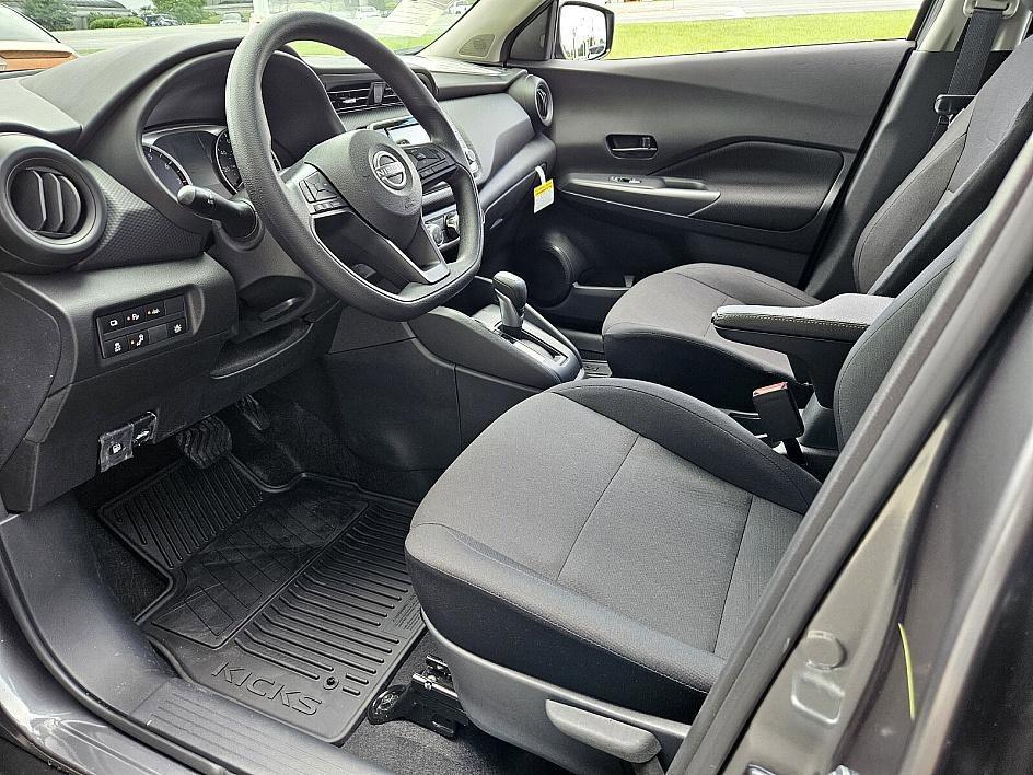 new 2025 Nissan Kicks Play car, priced at $21,979