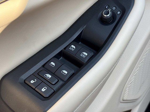 used 2023 Jeep Grand Cherokee car, priced at $33,753