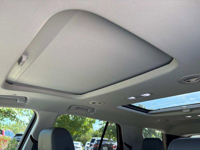 used 2019 Chevrolet Traverse car, priced at $23,949