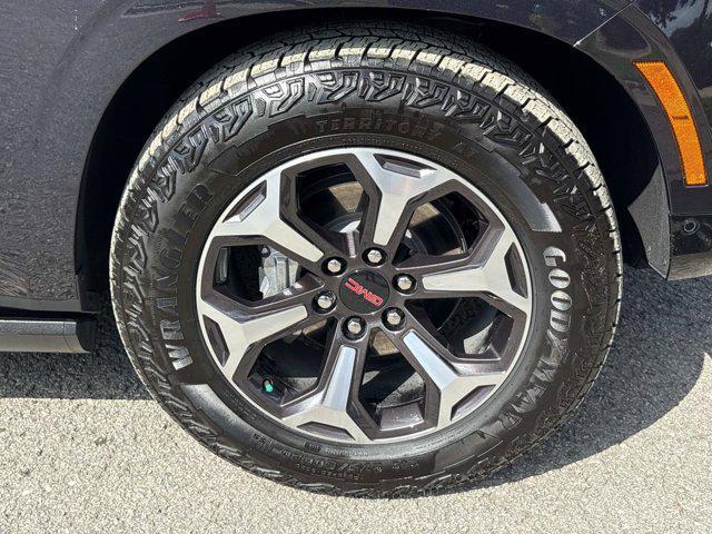 used 2025 GMC Yukon XL car, priced at $105,817