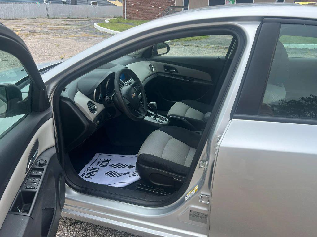 used 2016 Chevrolet Cruze Limited car, priced at $3,995