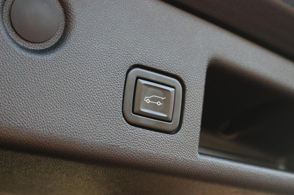 used 2022 Chevrolet Equinox car, priced at $21,000