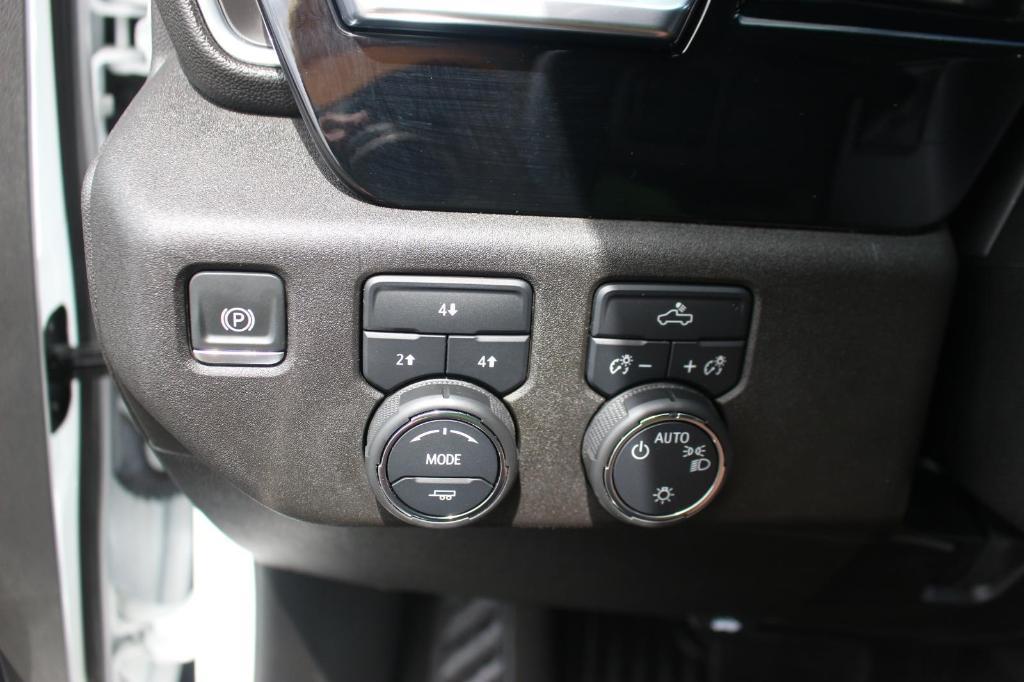 used 2024 Chevrolet Silverado 2500 car, priced at $52,500