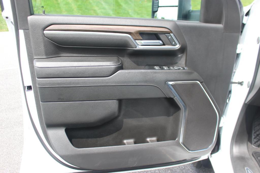 used 2024 Chevrolet Silverado 2500 car, priced at $52,500