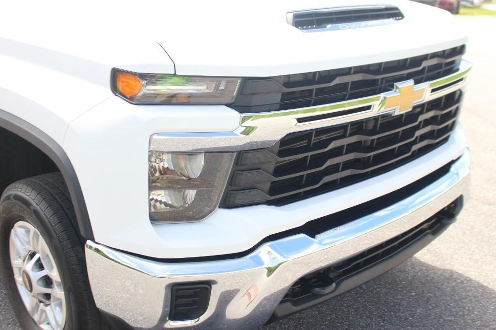 used 2024 Chevrolet Silverado 2500 car, priced at $52,500