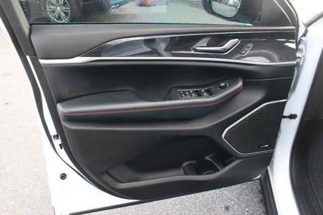 used 2022 Jeep Grand Cherokee car, priced at $33,700