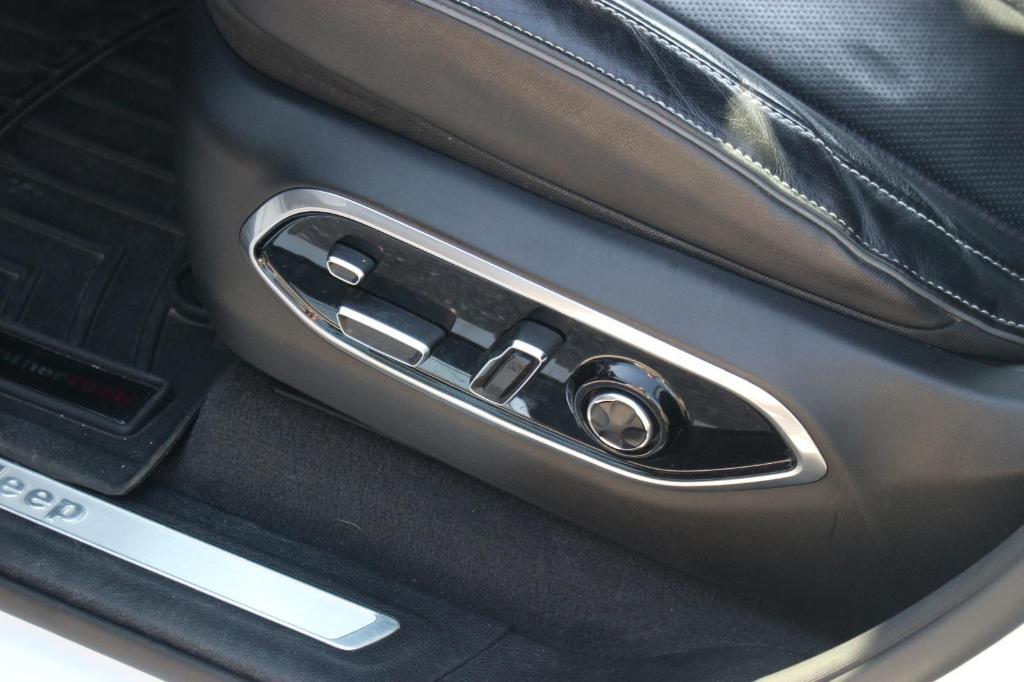 used 2021 Jeep Grand Cherokee L car, priced at $28,000