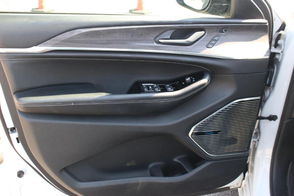 used 2021 Jeep Grand Cherokee L car, priced at $28,000