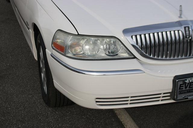 used 2003 Lincoln Town Car car, priced at $5,500