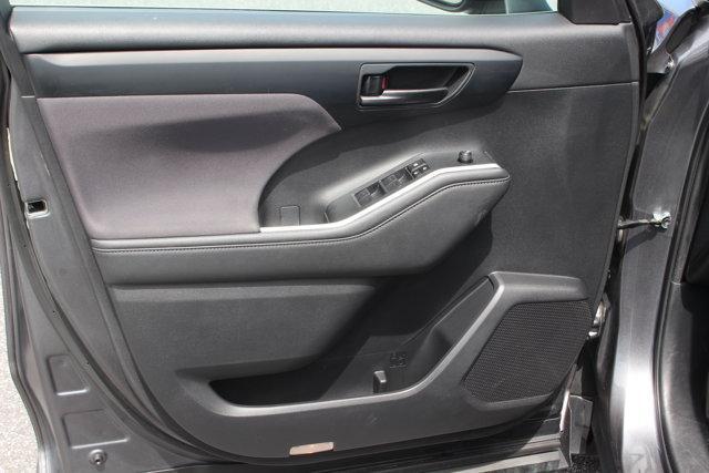 used 2023 Toyota Highlander car, priced at $31,500