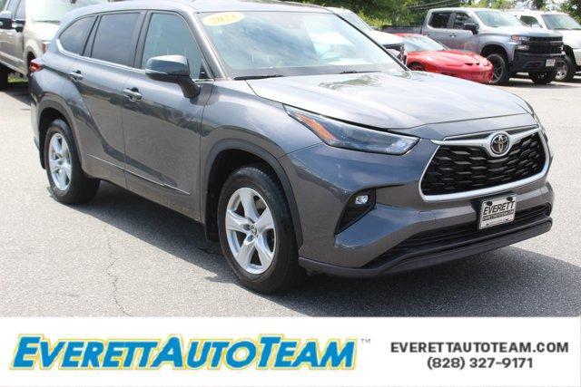 used 2023 Toyota Highlander car, priced at $31,500