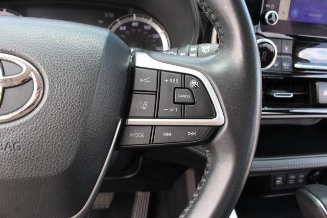 used 2023 Toyota Highlander car, priced at $31,500