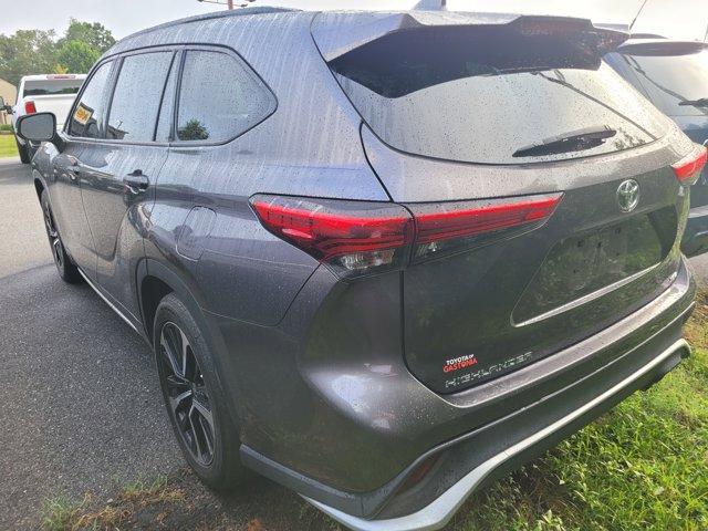 used 2021 Toyota Highlander car, priced at $33,500