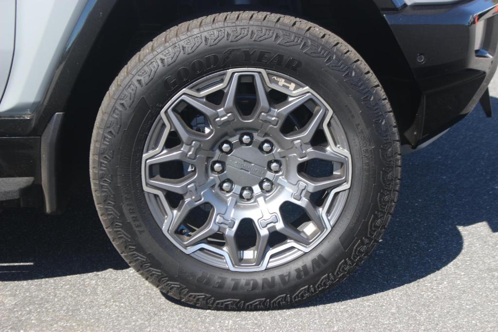 new 2024 GMC HUMMER EV SUV car, priced at $99,415