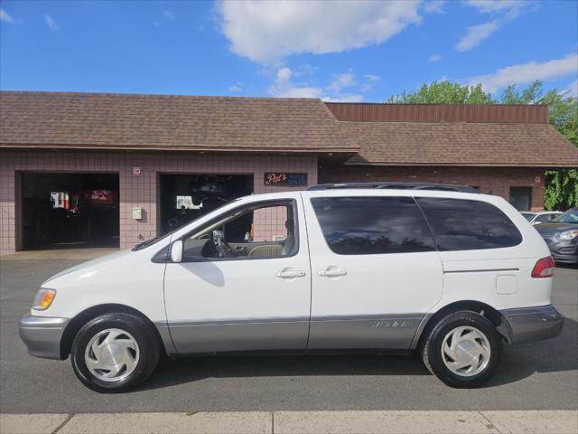 used 2001 Toyota Sienna car, priced at $9,995