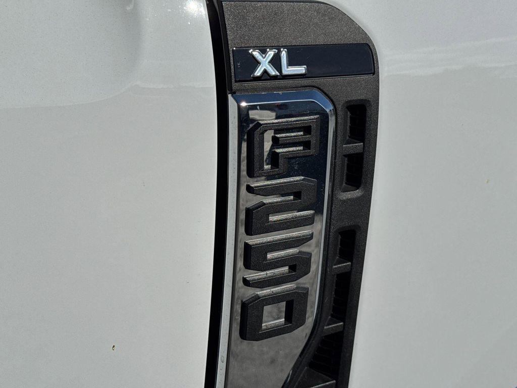 new 2025 Ford F-250 car, priced at $47,720