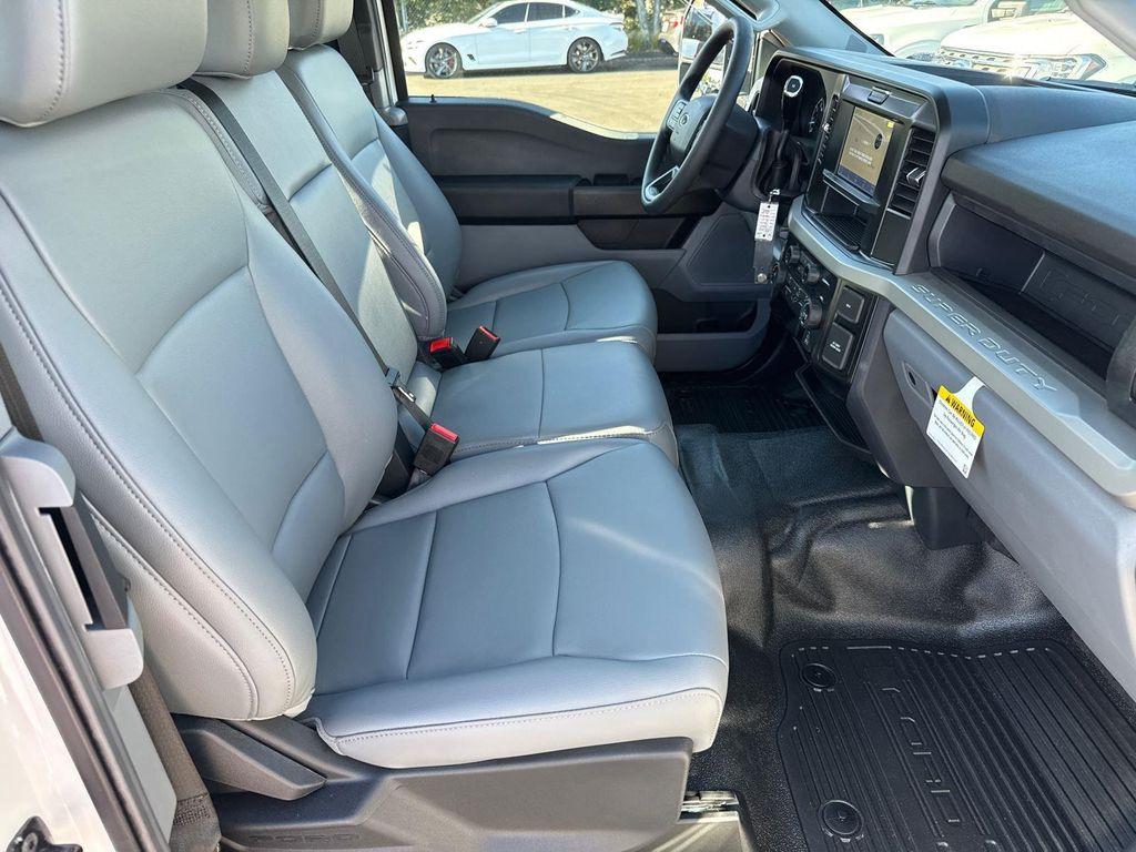 new 2025 Ford F-250 car, priced at $47,720